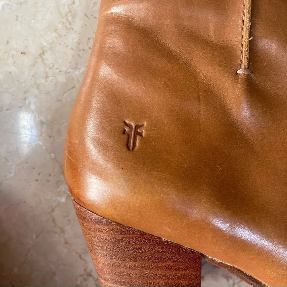 Frye Jennifer Western Leather Side Zip Ankle Boots in Carmel Cognac, Size 8